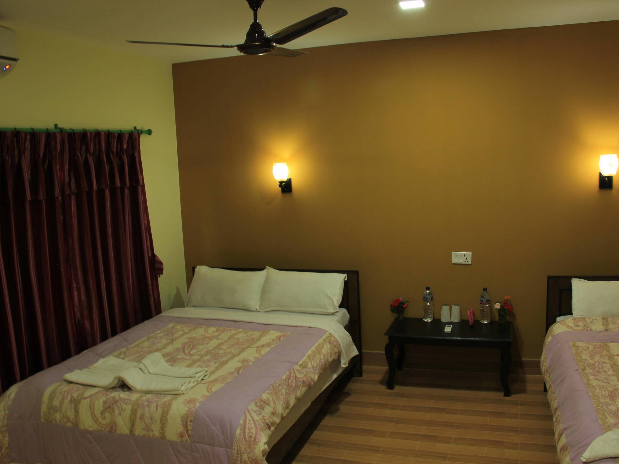 Chitwan Safari Camp & Lodge Sauraha Bagian luar foto