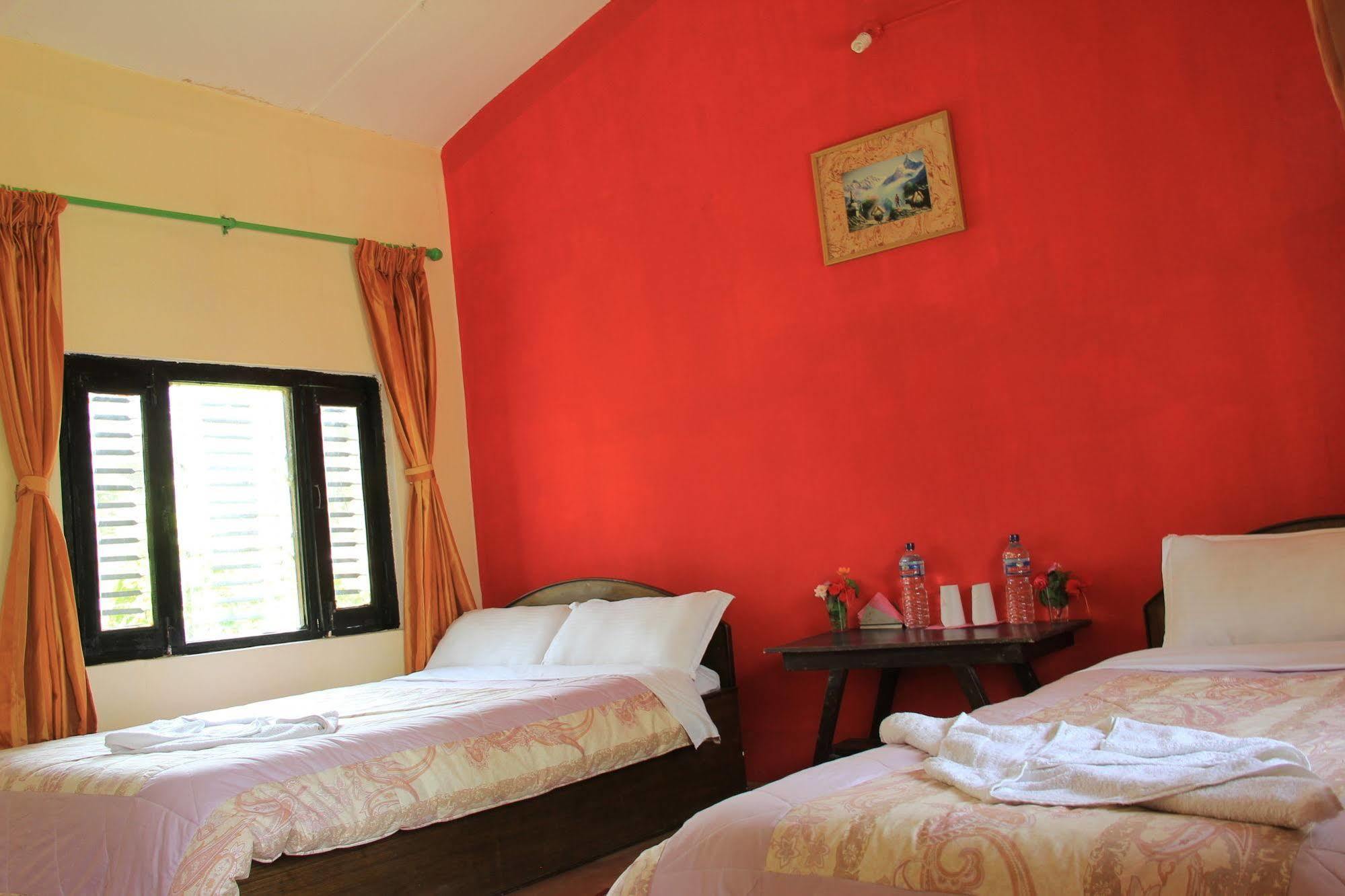 Chitwan Safari Camp & Lodge Sauraha Bagian luar foto
